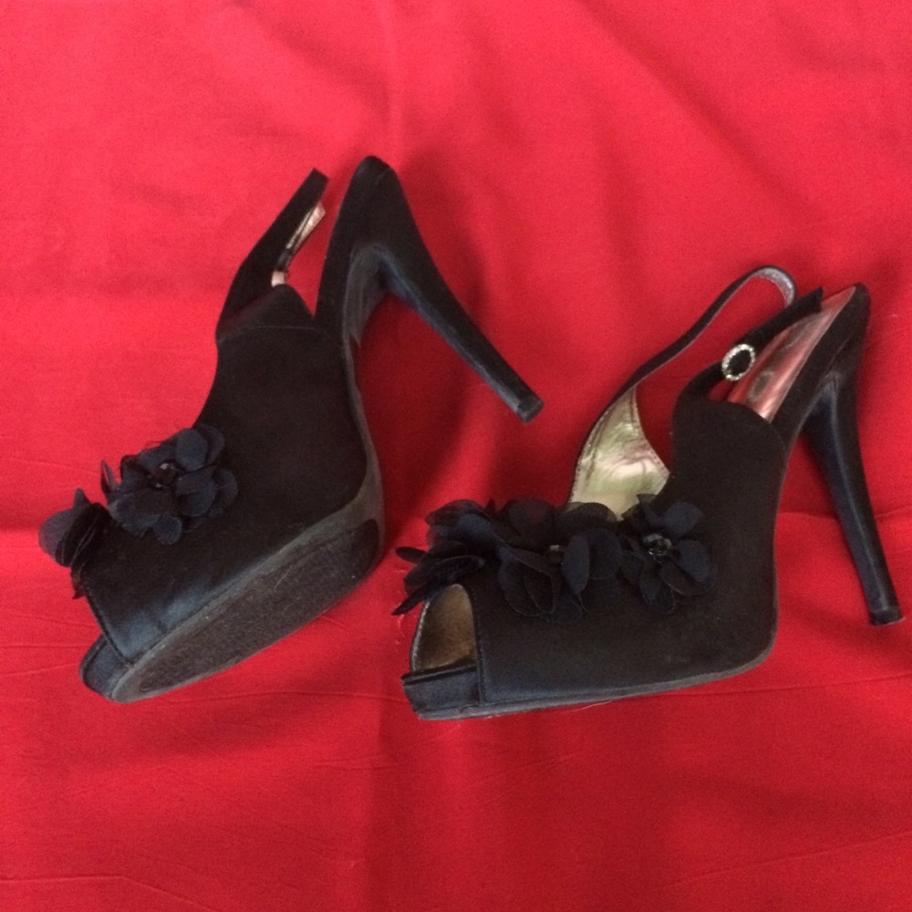 Black Heels with fabric flowers